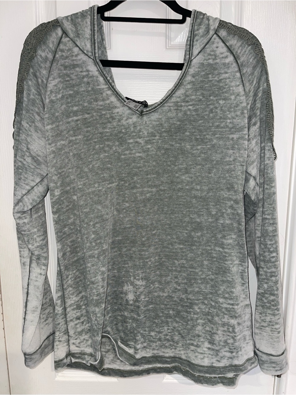 VENUS Light Gray Hooded Long-Sleeve Top Open Shoulders Sz M SKU: 0929-55